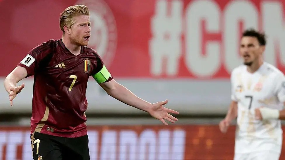 比利時隊長凱文&middot;德布勞內(nèi)被北馬其頓門將斯托爾&middot;迪米特里耶夫斯基擋出