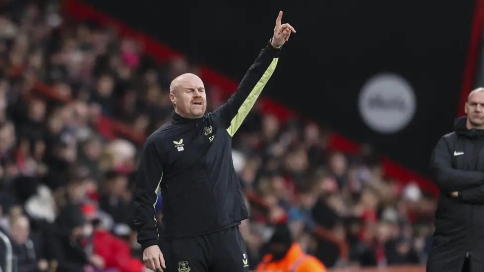 肖恩&middot;戴奇(SeanDyche)在擔(dān)任太妃糖主教練兩年后，于今年1月離開埃弗頓