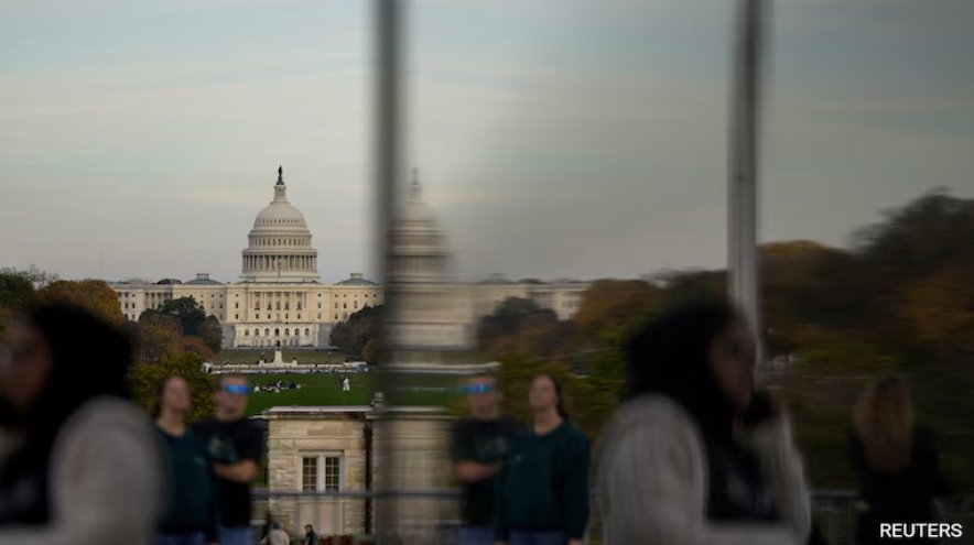 共和黨拒絕民主黨提出的結(jié)束政府停擺的提議，僵局進入第38天