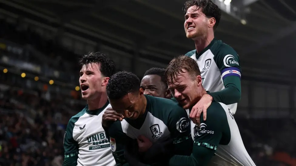 米德爾斯堡球員慶祝他們在客場戰(zhàn)勝赫爾城的比賽中打入的一粒進(jìn)球