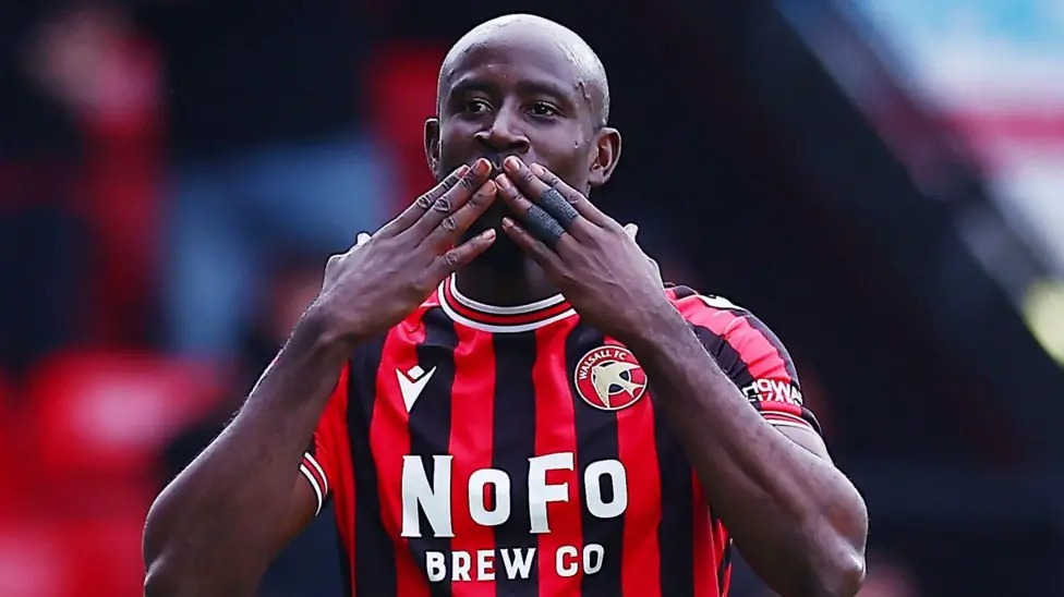 沃爾索爾邊鋒阿爾伯特&middot;阿多馬已在英格蘭足球聯(lián)賽（EFL）出場(chǎng)700次