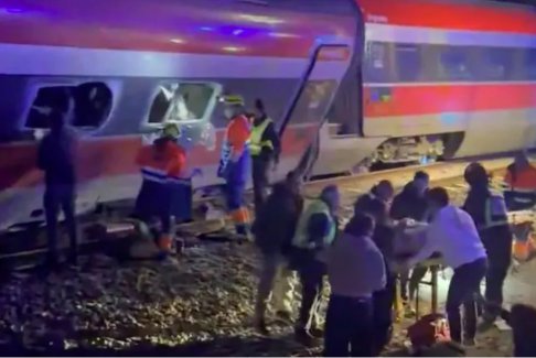 西班牙高鐵相撞事故造成39人死亡122人受傷