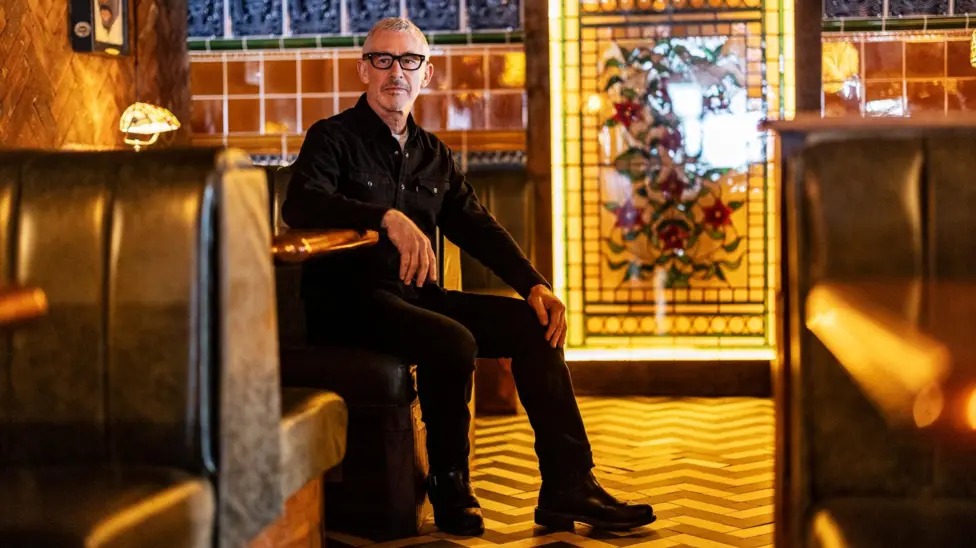 托尼&middot;麥吉尼斯（TonyMcGuinness）來自AboveandBeyond