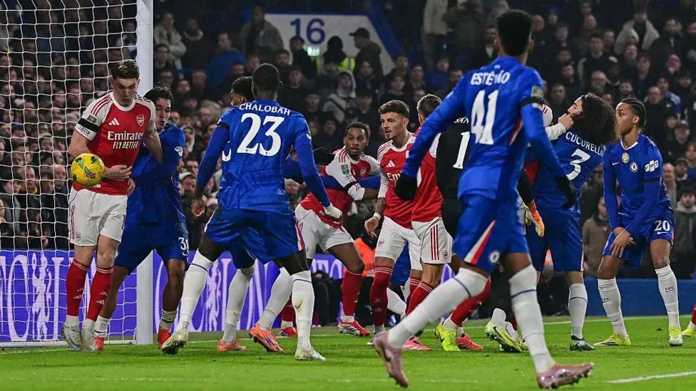 VAR判定維克托&middot;吉約克雷斯的越位對(duì)馬克&middot;吉烏沒有影響，因?yàn)楸?middot;懷特打進(jìn)了阿森納的首粒進(jìn)球。