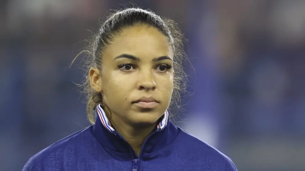 德爾菲娜·卡斯卡里諾幫助法國(guó)隊(duì)在2025年歐洲杯小組賽中擊敗了最終的冠軍英格蘭隊(duì)