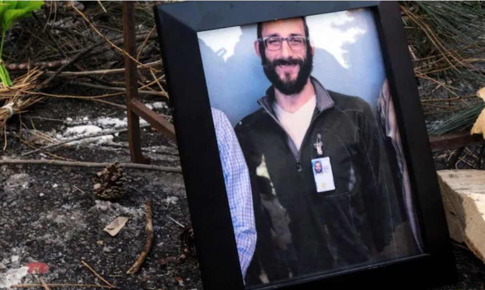 明尼阿波利斯男子亞歷克斯&middot;普雷蒂被美國(guó)移民及海關(guān)執(zhí)法局（ICE）槍殺