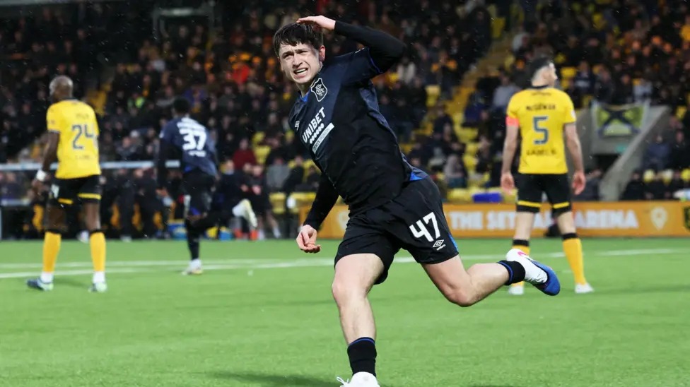 邁基&middot;摩爾的進(jìn)球?yàn)橛悟T兵隊(duì)贏得了一分