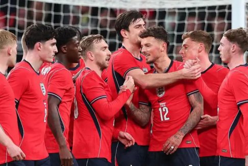 世界杯之前的國際友誼賽英格蘭1-1烏拉圭